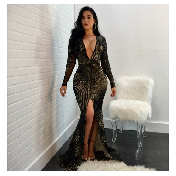 Dresses & Skirts - NWT Black and gold gown